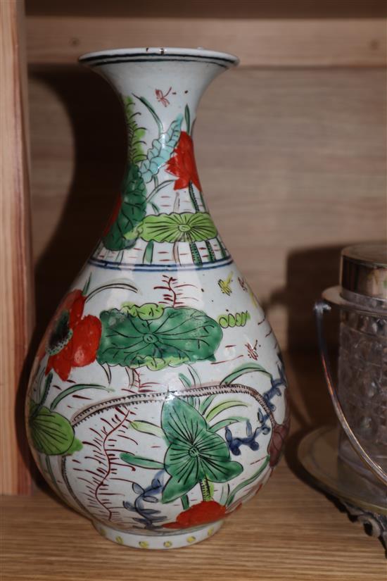 A Chinese wucai vase height 26cm